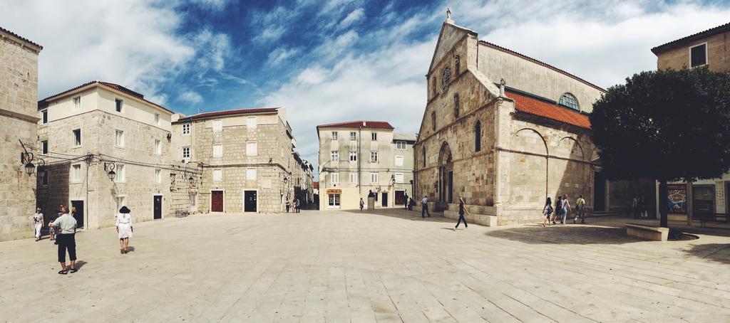 Apartments Tatjana Pag Town Exterior foto