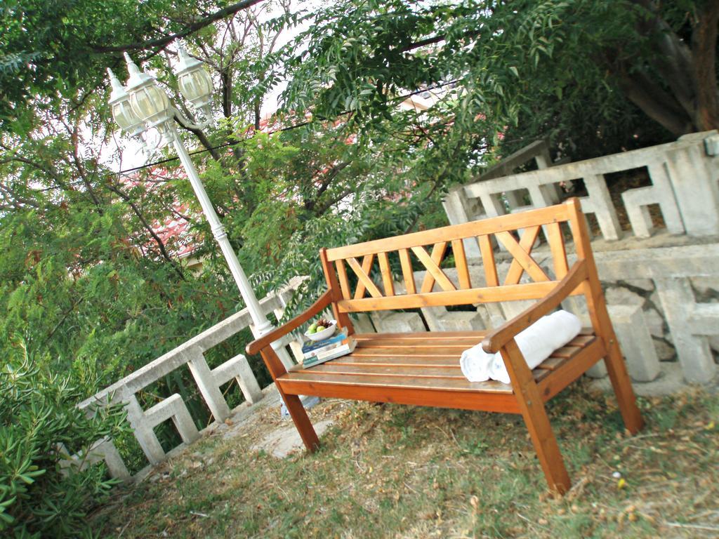 Apartments Tatjana Pag Town Exterior foto